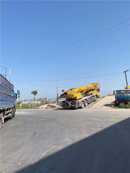 环江县25吨吊车的租赁价格大概是多少？