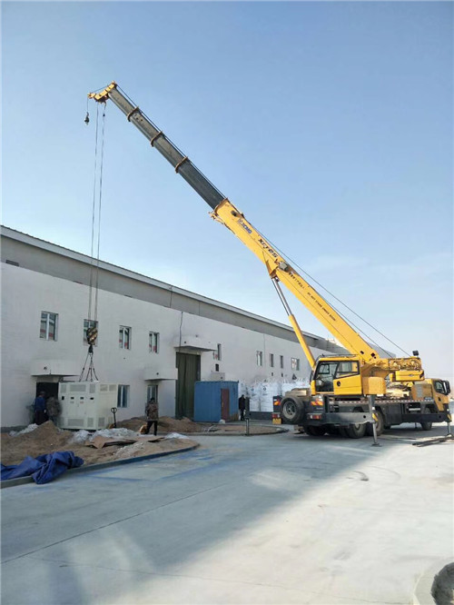 环江县“超载就喊停”—— 吊车的 “重量保镖” 技术